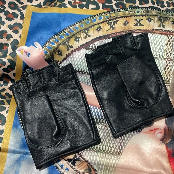 Straight to Hell gloves, Size M - Picture 3 of 8